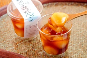 ひんやり、もちもち。夏だけの味「冷やしみつだんご」